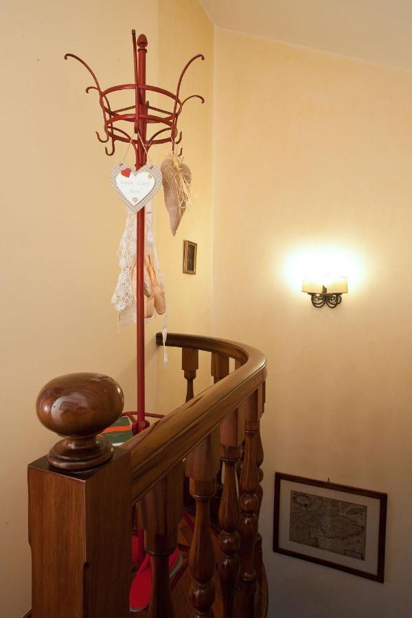 La Mansarda Delle Meraviglie B&B Superior Триест Экстерьер фото