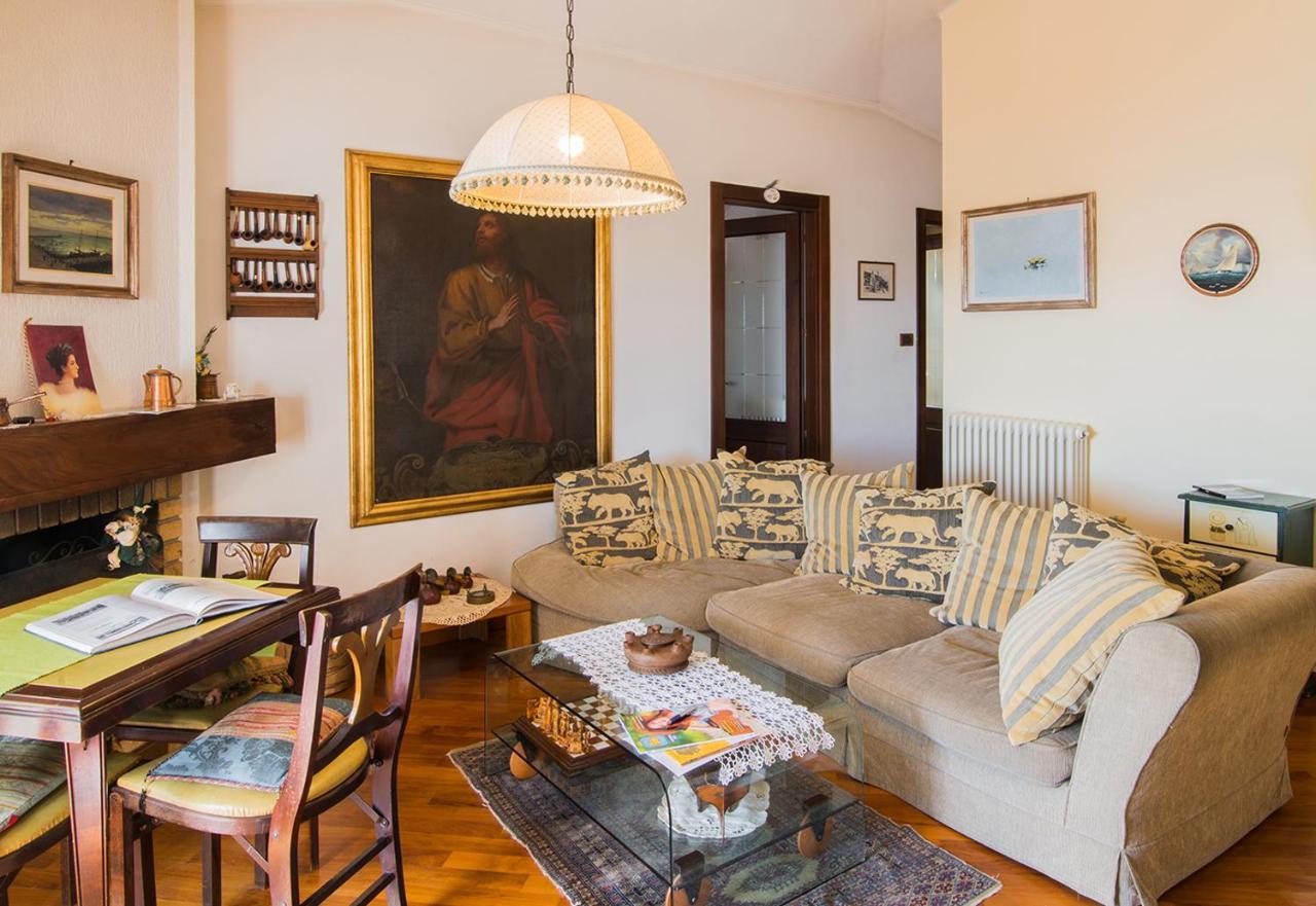 La Mansarda Delle Meraviglie B&B Superior Триест Экстерьер фото