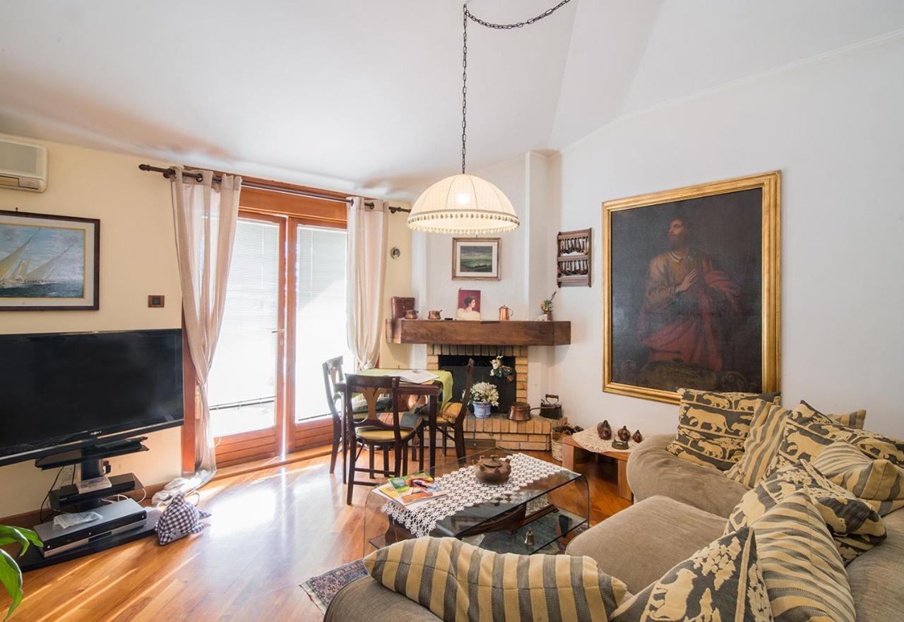La Mansarda Delle Meraviglie B&B Superior Триест Экстерьер фото