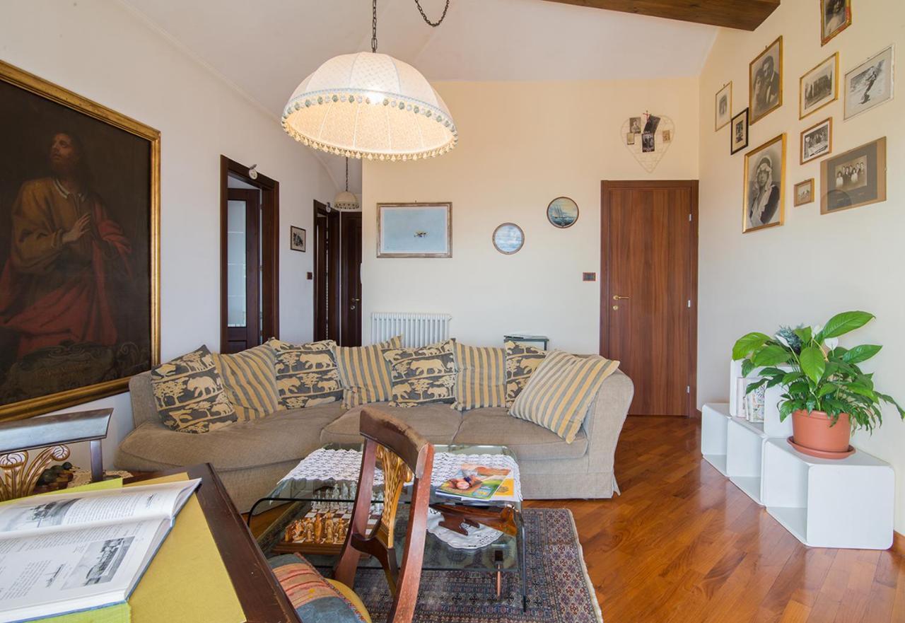 La Mansarda Delle Meraviglie B&B Superior Триест Экстерьер фото