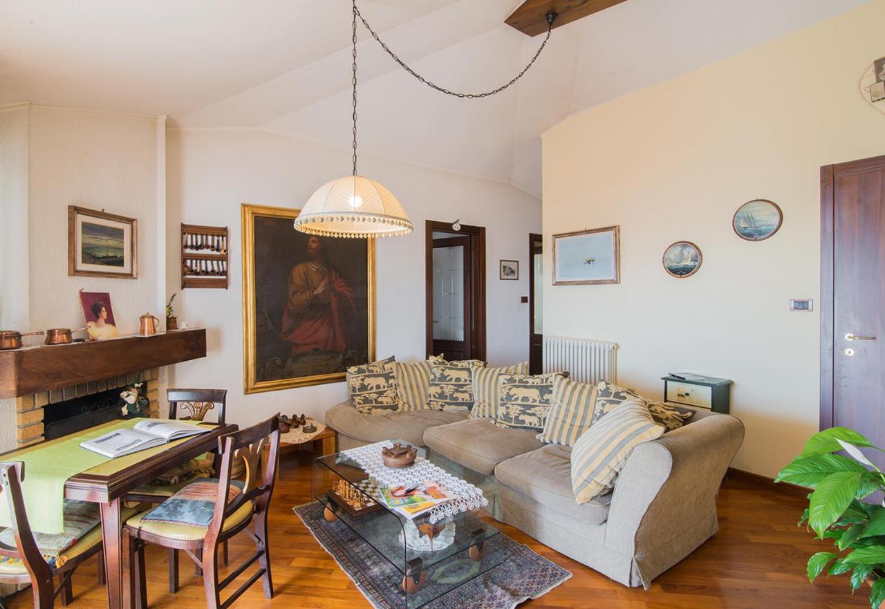 La Mansarda Delle Meraviglie B&B Superior Триест Экстерьер фото