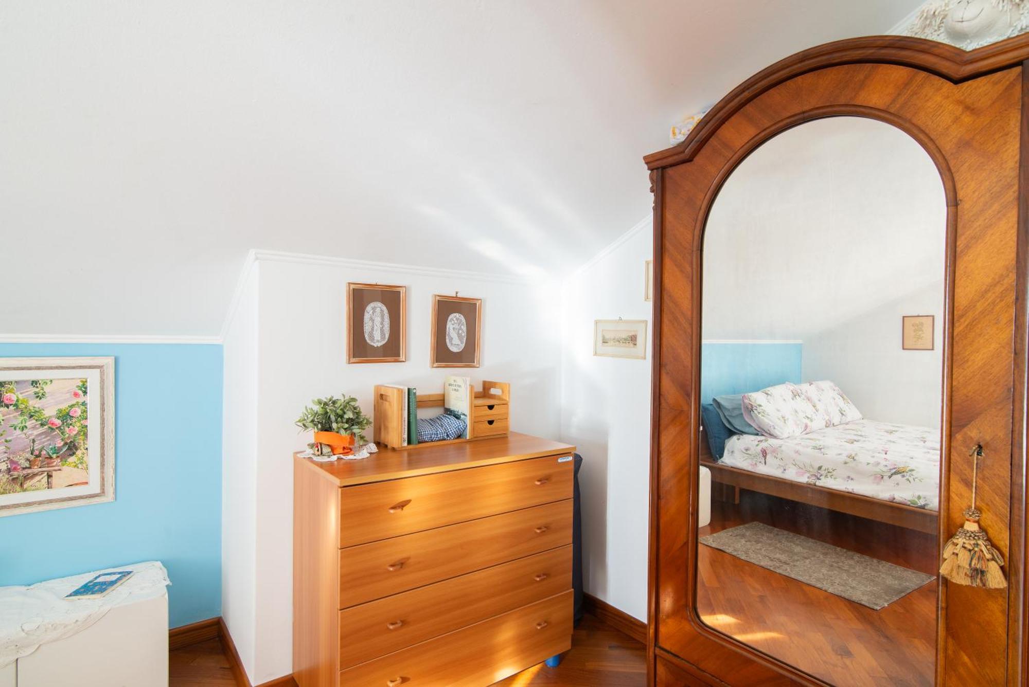 La Mansarda Delle Meraviglie B&B Superior Триест Экстерьер фото