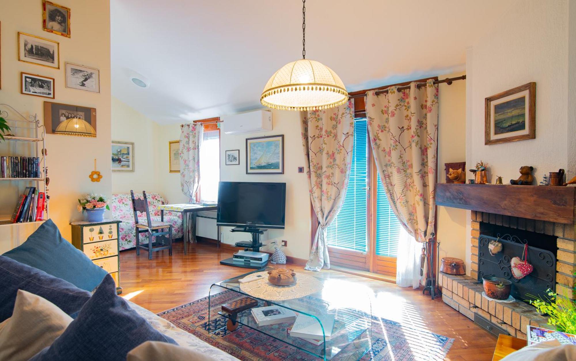 La Mansarda Delle Meraviglie B&B Superior Триест Экстерьер фото